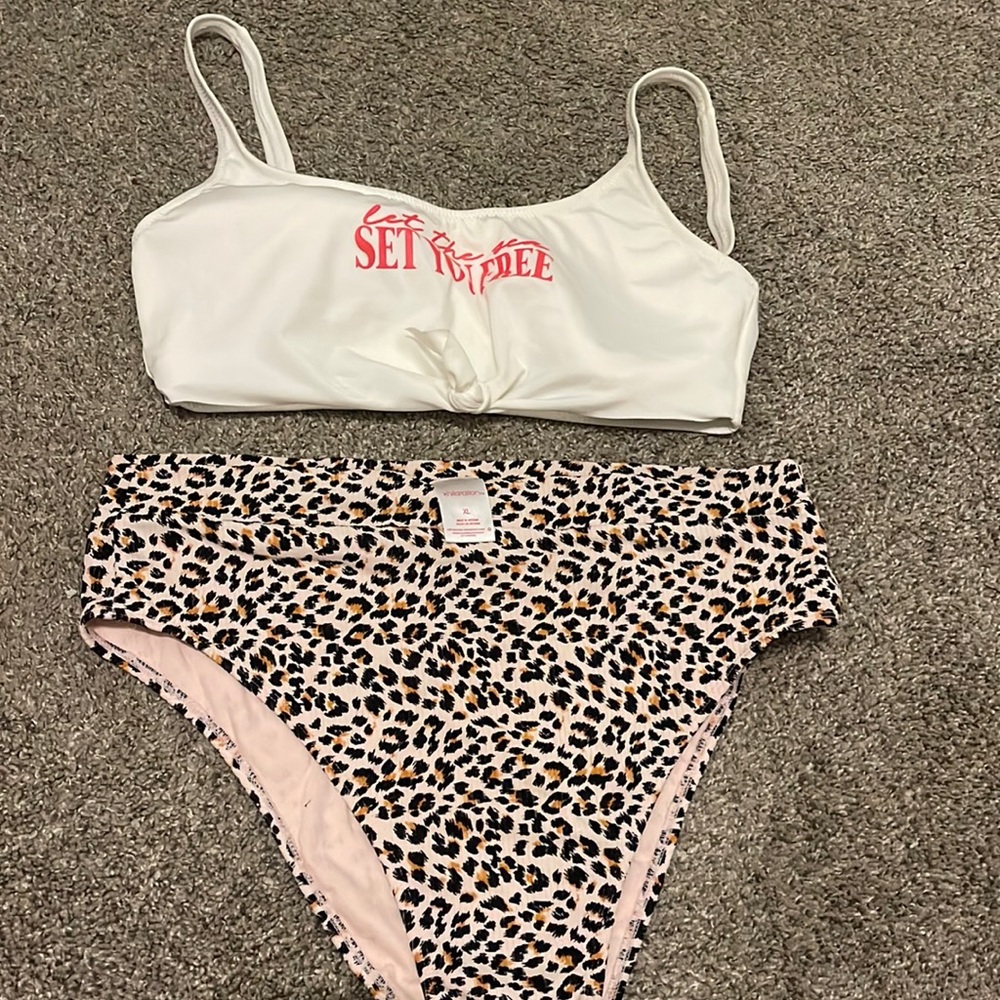 Adorable “Let the sea set you free” bikini top & cheetah print bottoms
